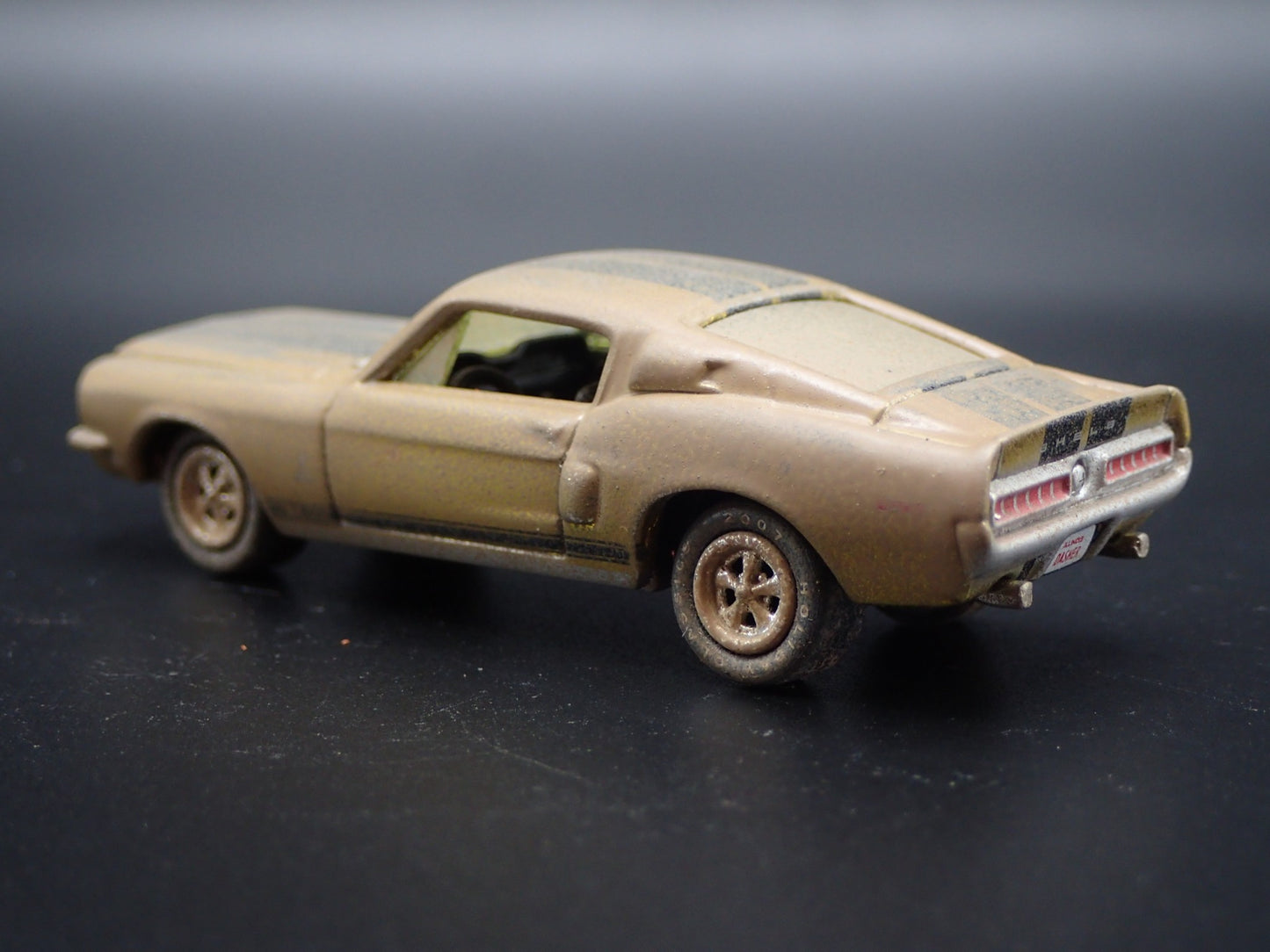 1968 FORD MUSTANG SHELBY GT500 FASTBACK BARN FIND 1:64 SCALE DIECAST MODEL CAR