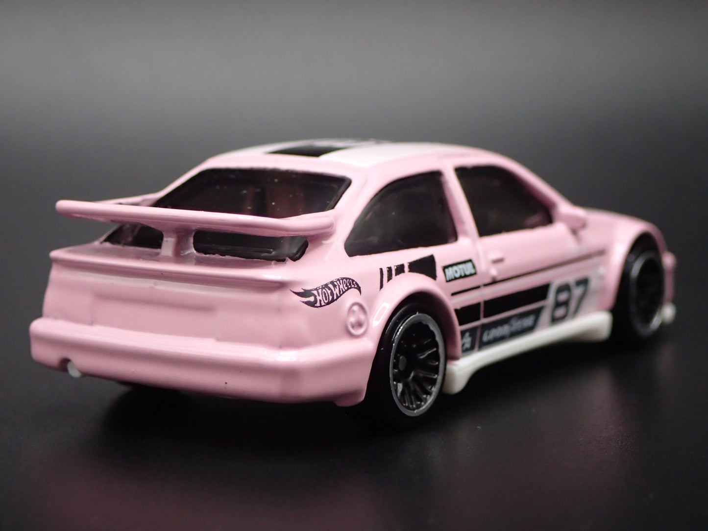 1987 87 FORD ESCORT COSWORTH 1:64 SCALE COLLECTIBLE DIORAMA DIECAST MODEL CAR