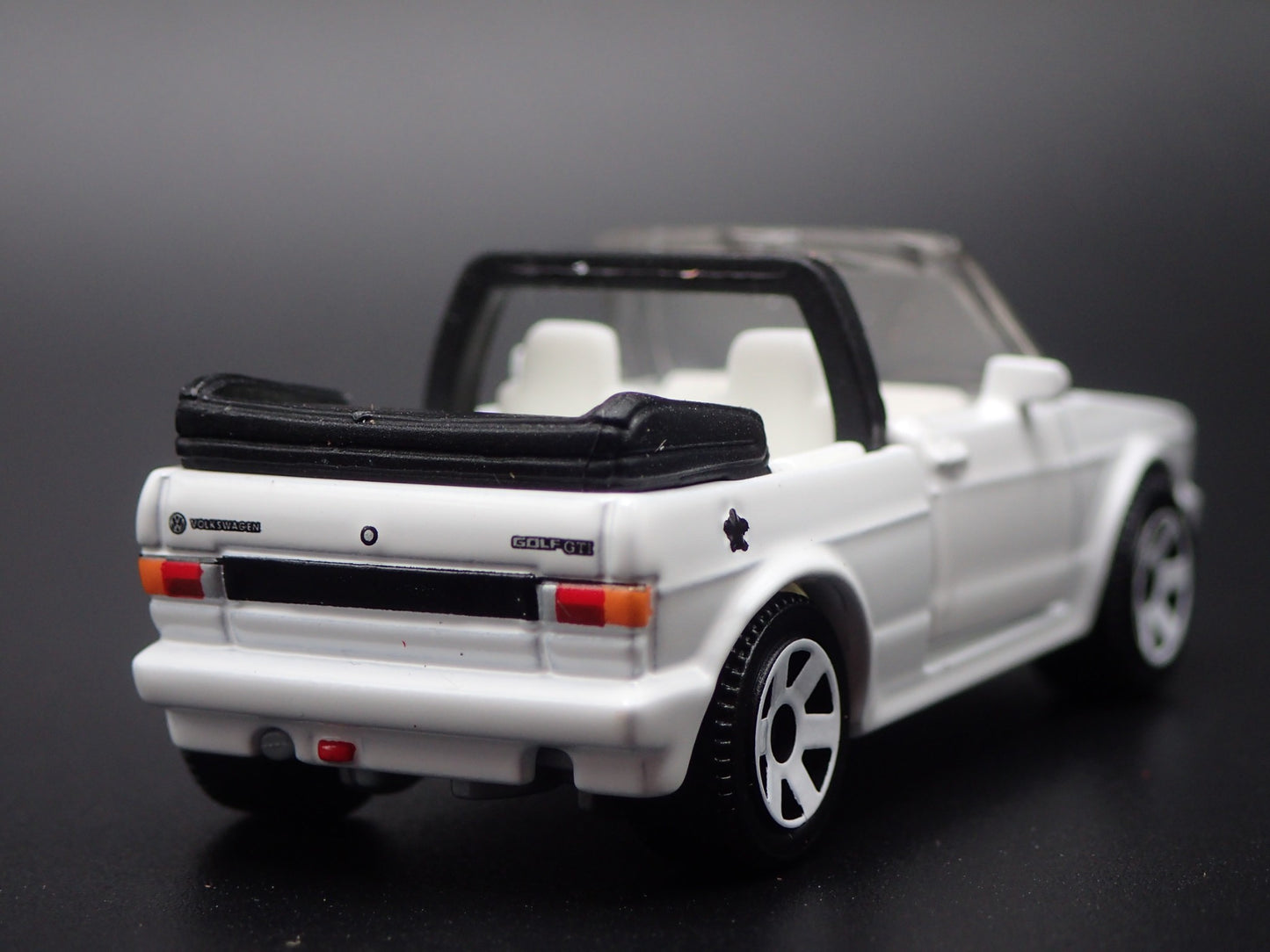 1979-1993 VW VOLKSWAGEN GOLF MK1 WHITE 1:64 SCALE DIORAMA DIECAST MODEL CAR