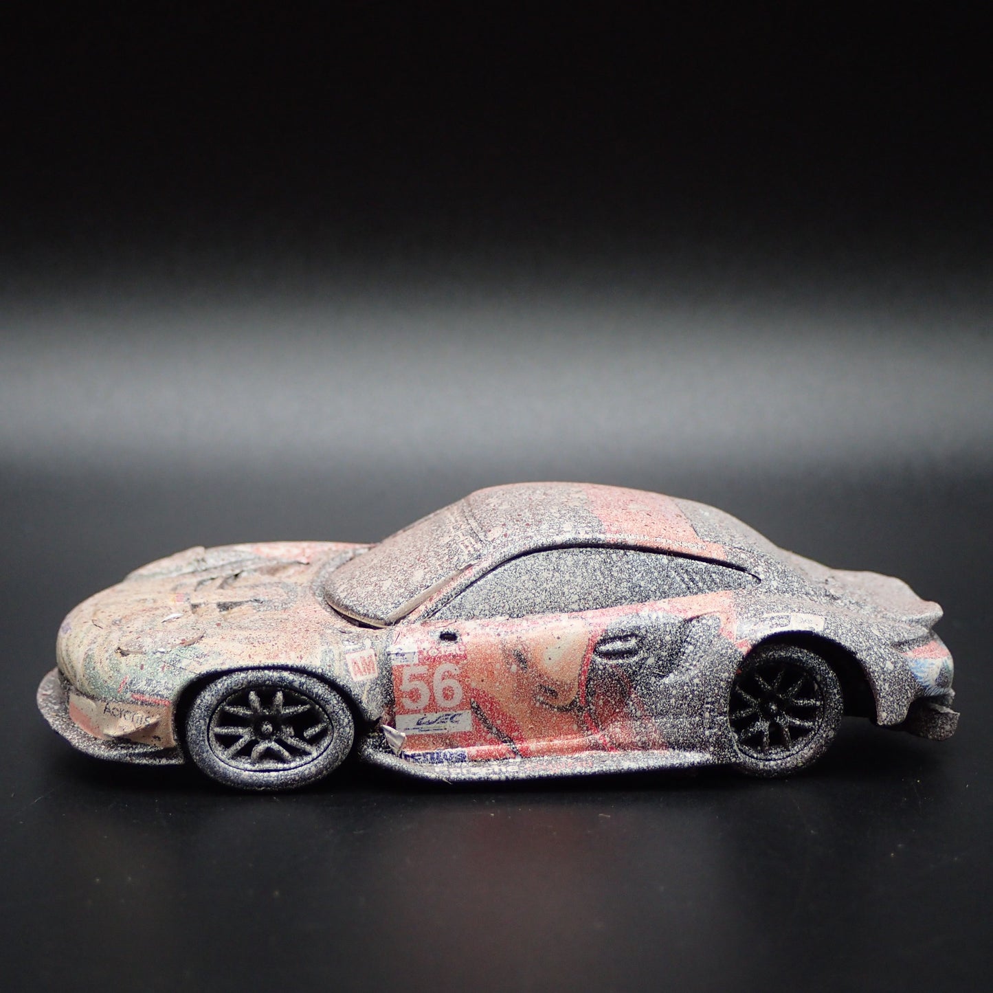 PORSCHE 911 RSR NO 56  24H LEMANS 2019 RACE WRECKED 1:64 SCALE DIECAST MODEL CAR