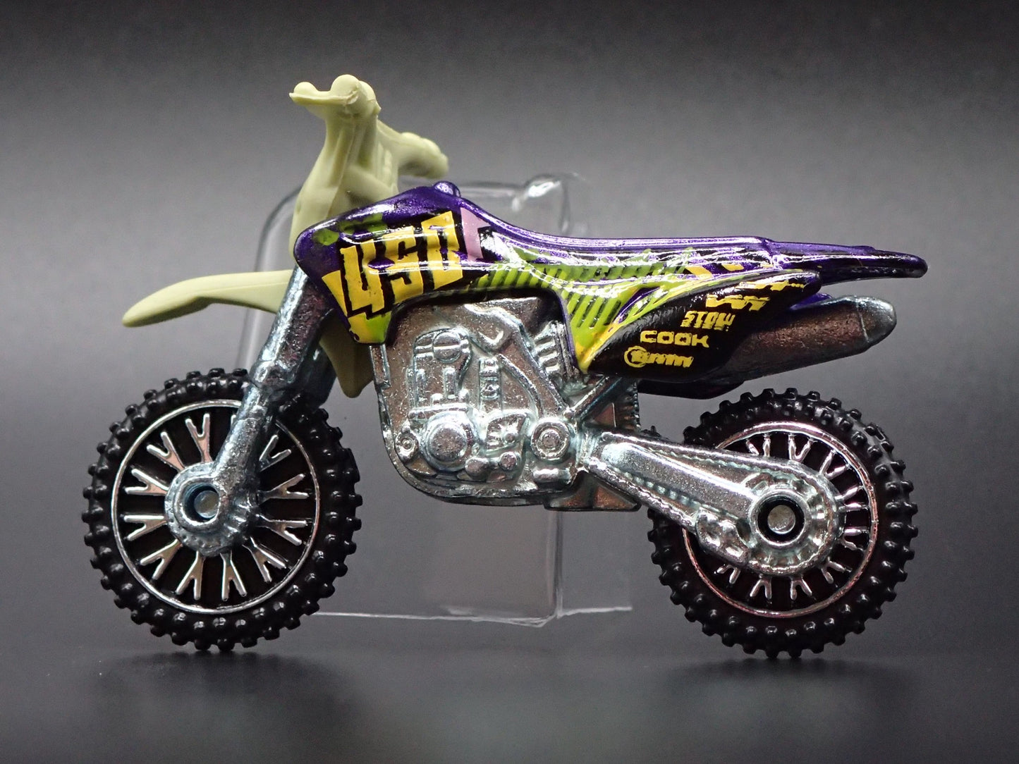 DIRT BIKE HW450F MOTORCYCLE HOT WHEELS 1:64 HW SCALE DIORAMA DIECAST MODEL CAR