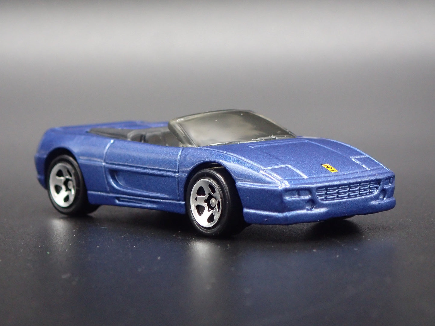1995-1999 FERRARI F355 SPIDER CONVERTIBLE 1:64 SCALE DIORAMA DIECAST MODEL CAR