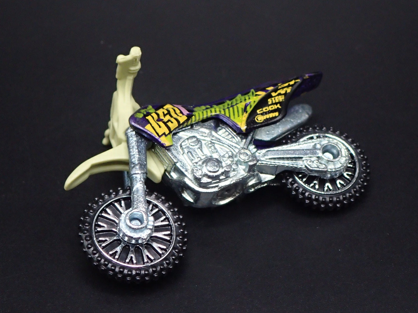DIRT BIKE HW450F MOTORCYCLE HOT WHEELS 1:64 HW SCALE DIORAMA DIECAST MODEL CAR