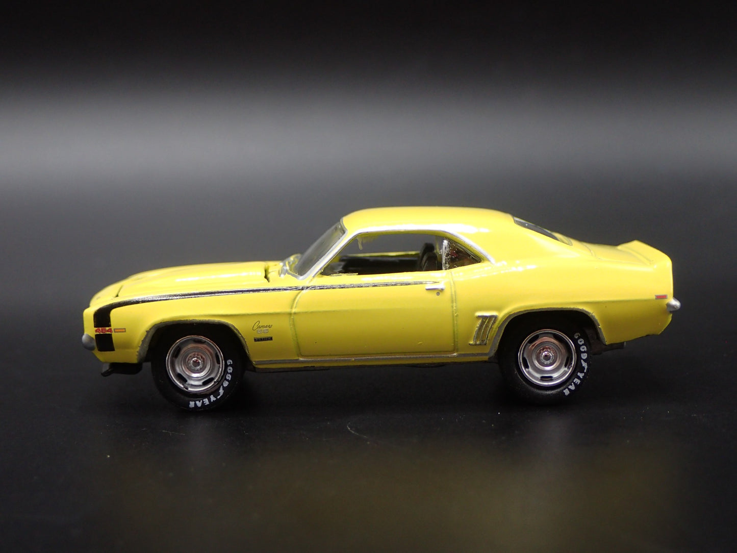 1969 69 CHEVY CHEVROLET CAMARO SS 454 1:64 SCALE COLLECTIBLE DIECAST MODEL CAR