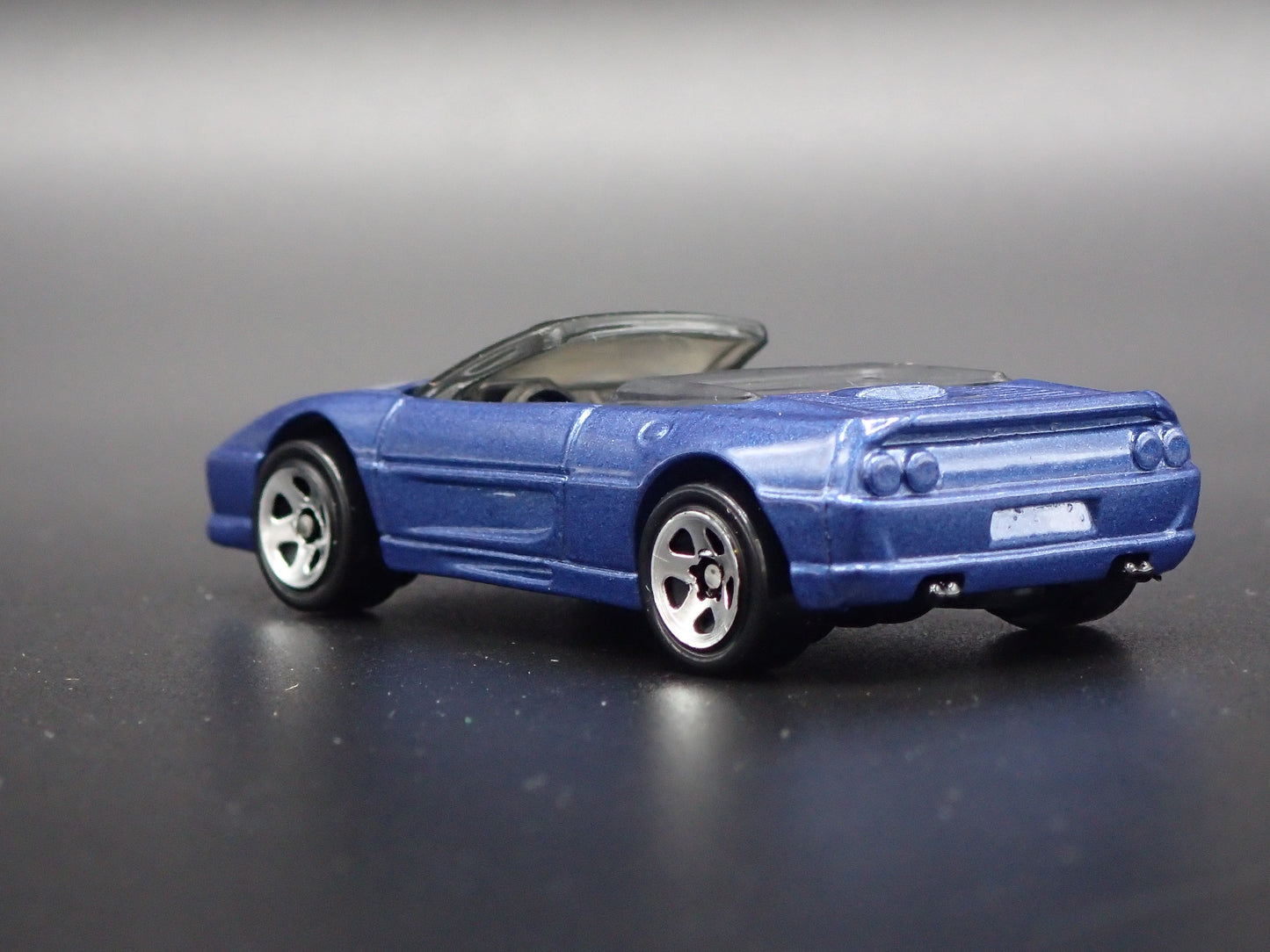 1995-1999 FERRARI F355 SPIDER CONVERTIBLE 1:64 SCALE DIORAMA DIECAST MODEL CAR