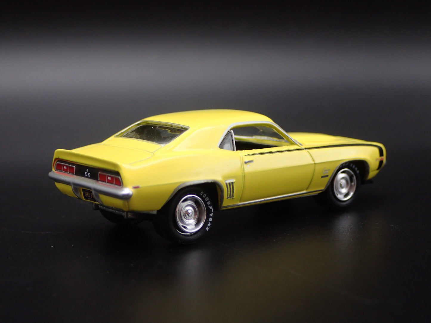 1969 69 CHEVY CHEVROLET CAMARO SS 454 1:64 SCALE COLLECTIBLE DIECAST MODEL CAR