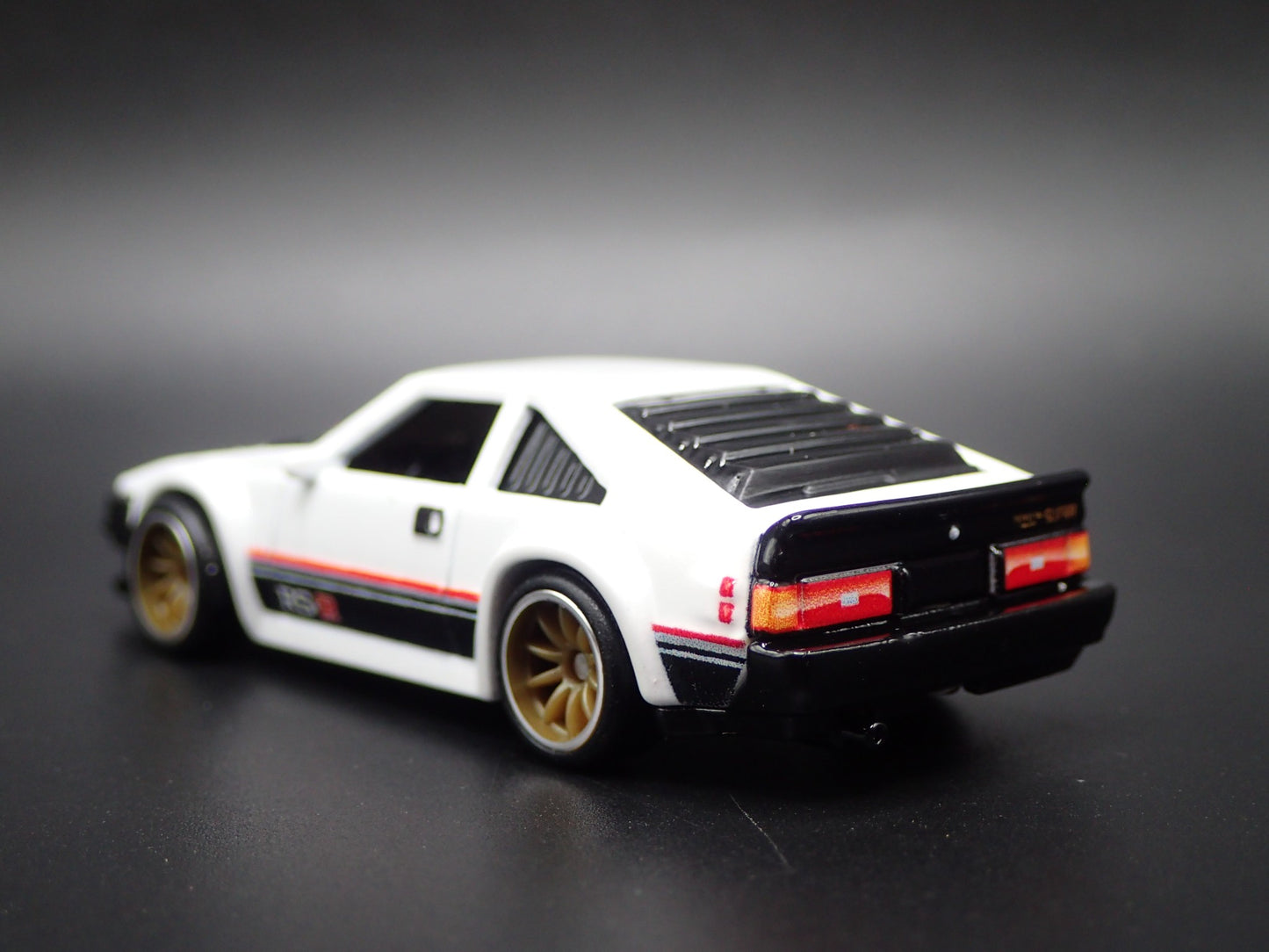 1982-1986 TOYOTA CELICA SUPRA 1/64 SCALE COLLECTIBLE DIORAMA DIECAST MODEL CAR
