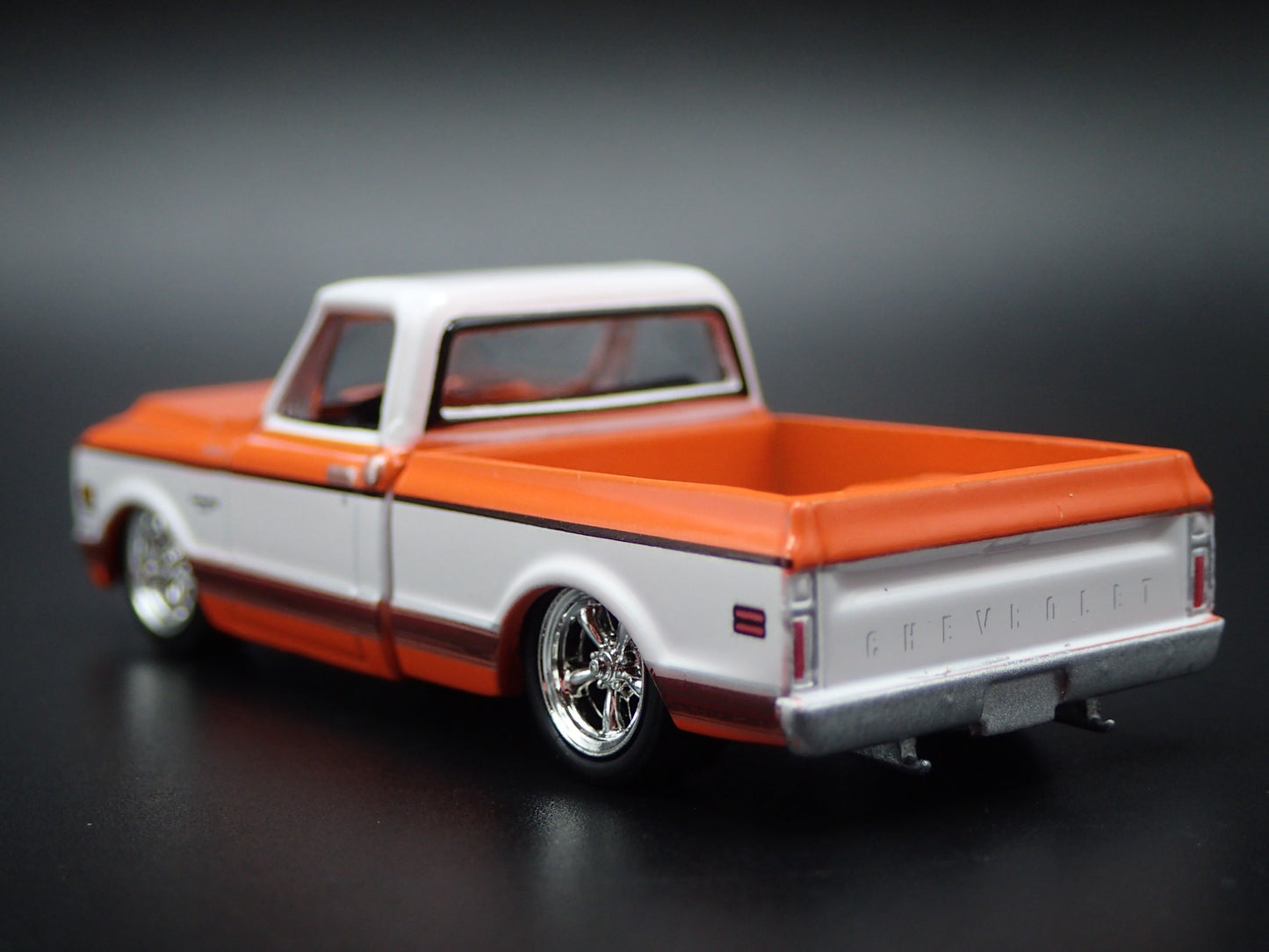 1972 72 CHEVY CHEVROLET C10 PICKUP TRUCK SHORT BED 1/64 SCALE DIECAST MODEL CAR
