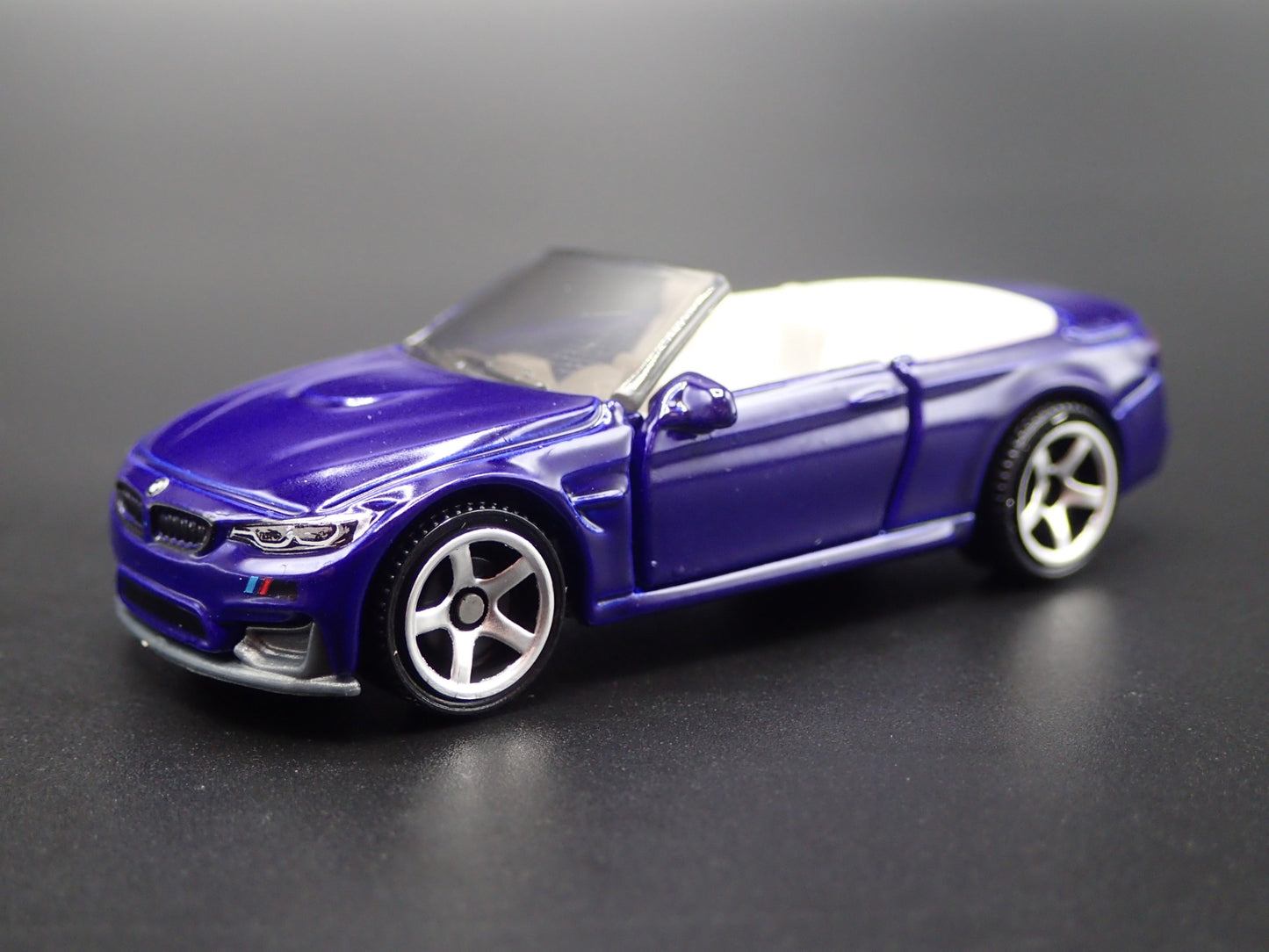 2014-2020 BMW M4 CABRIOLET CONVERTIBLE BLUE 1:64 SCALE DIORAMA DIECAST MODEL CAR