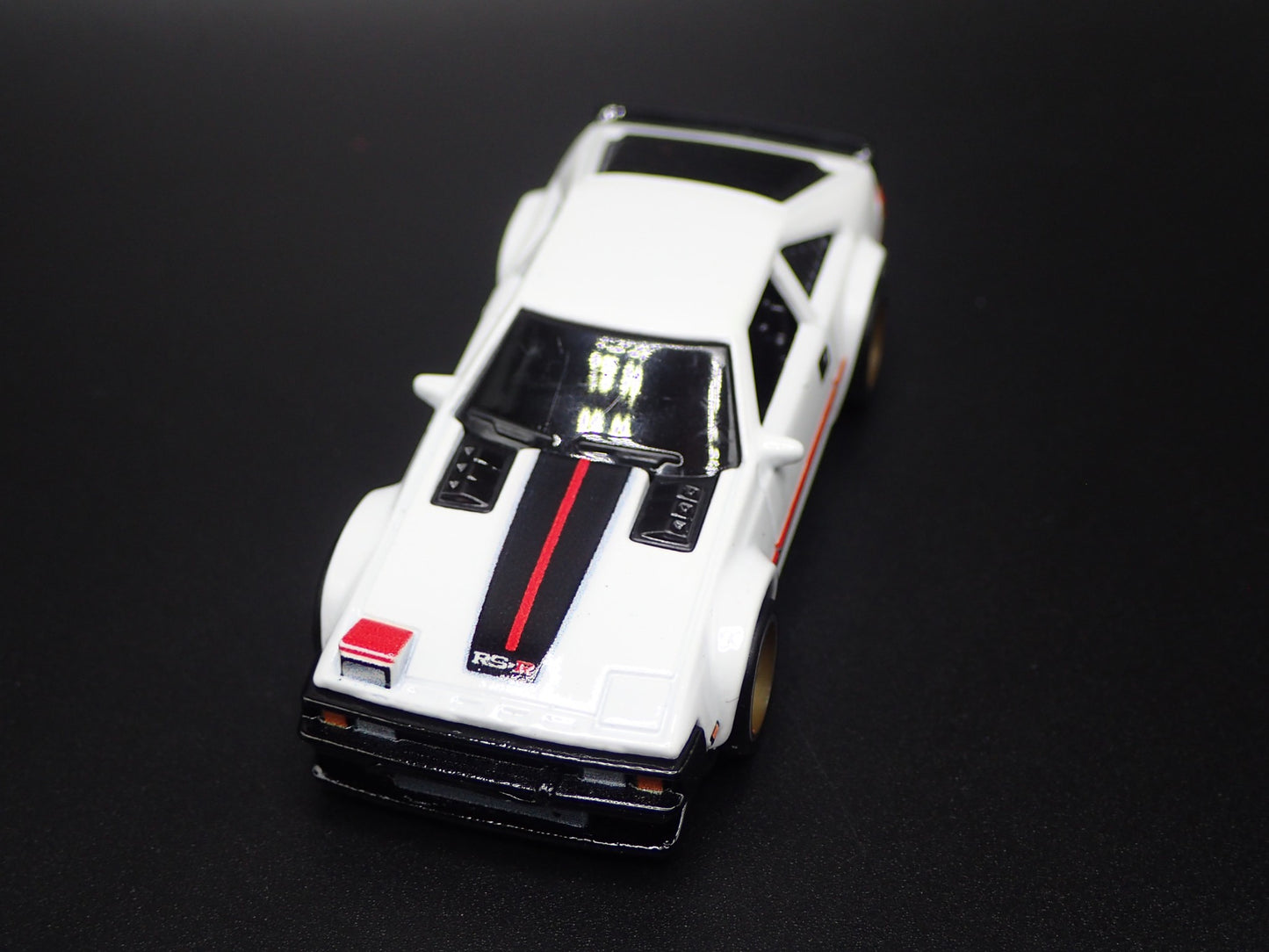 1982-1986 TOYOTA CELICA SUPRA 1/64 SCALE COLLECTIBLE DIORAMA DIECAST MODEL CAR