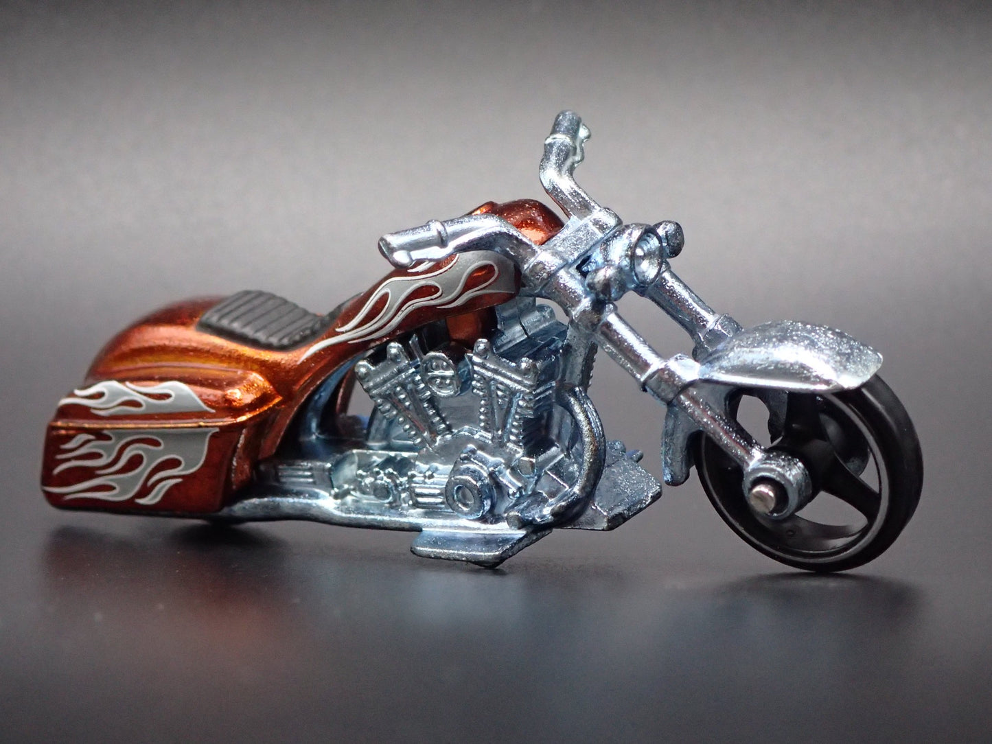 BAD BAGGER MOTORCYCLE ORANGE HOT WHEELS 1:64 HW SCALE DIORAMA DIECAST MODEL CAR