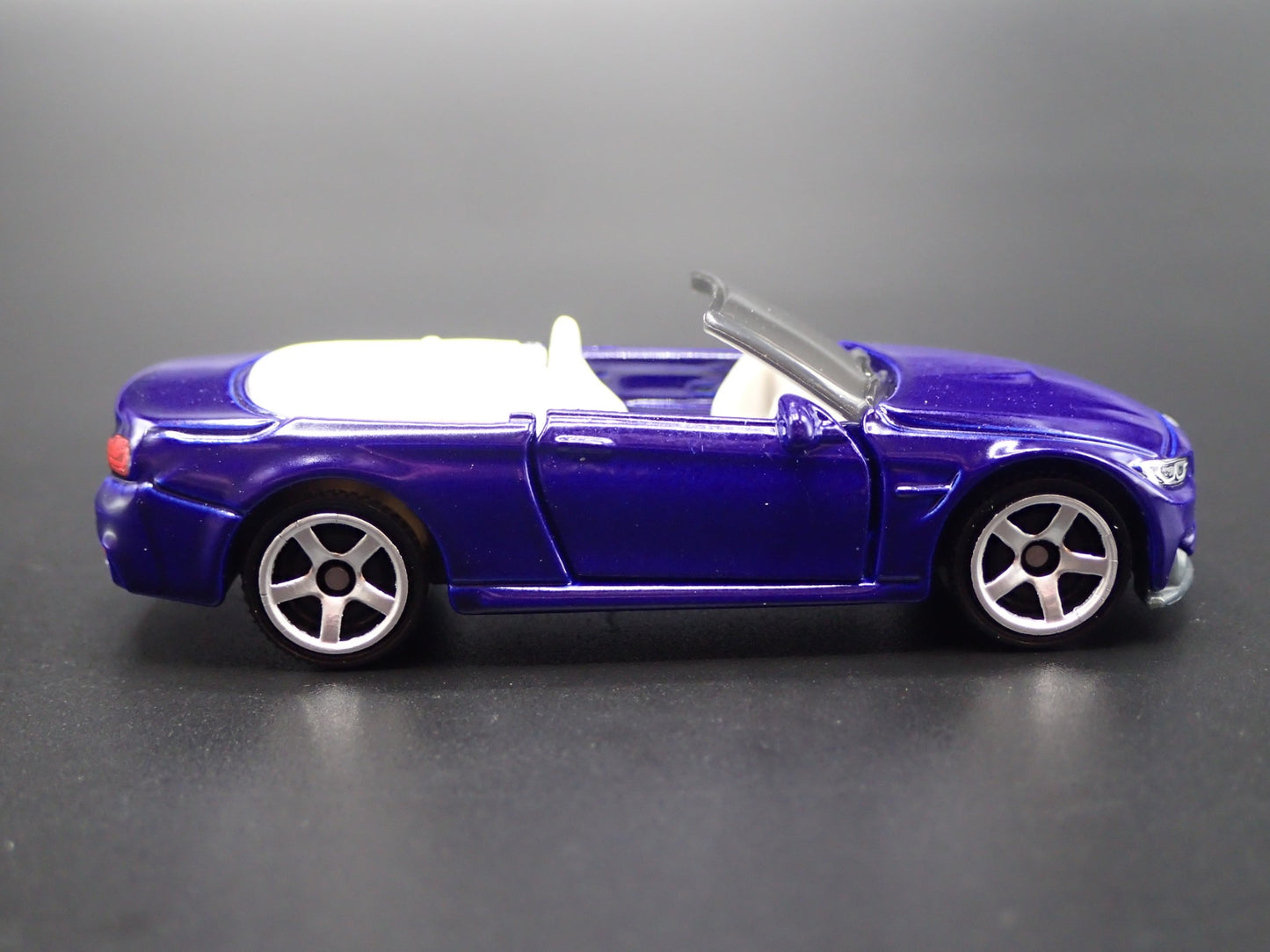 2014-2020 BMW M4 CABRIOLET CONVERTIBLE BLUE 1:64 SCALE DIORAMA DIECAST MODEL CAR