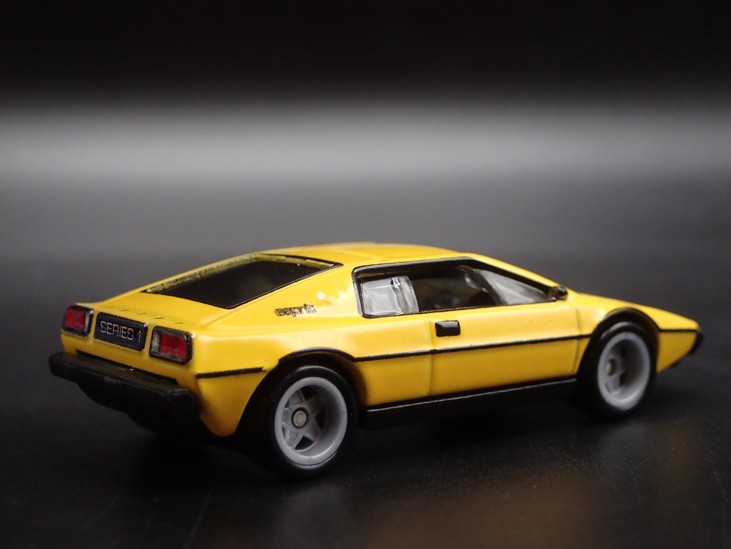 1988-1994 LOTUS ESPRIT YELLOW 1:64 SCALE COLLECTIBLE DIORAMA DIECAST MODEL CAR