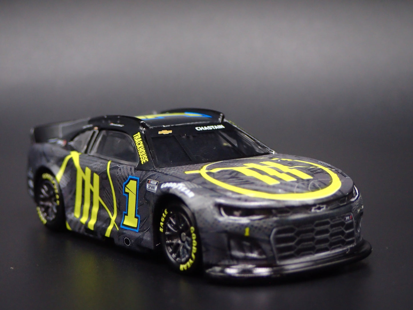 2025 25 CHEVY CAMARO 1 ROSS CHASTAIN TRACKHOUSE NASCAR 1:64 SCALE DIECAST CAR