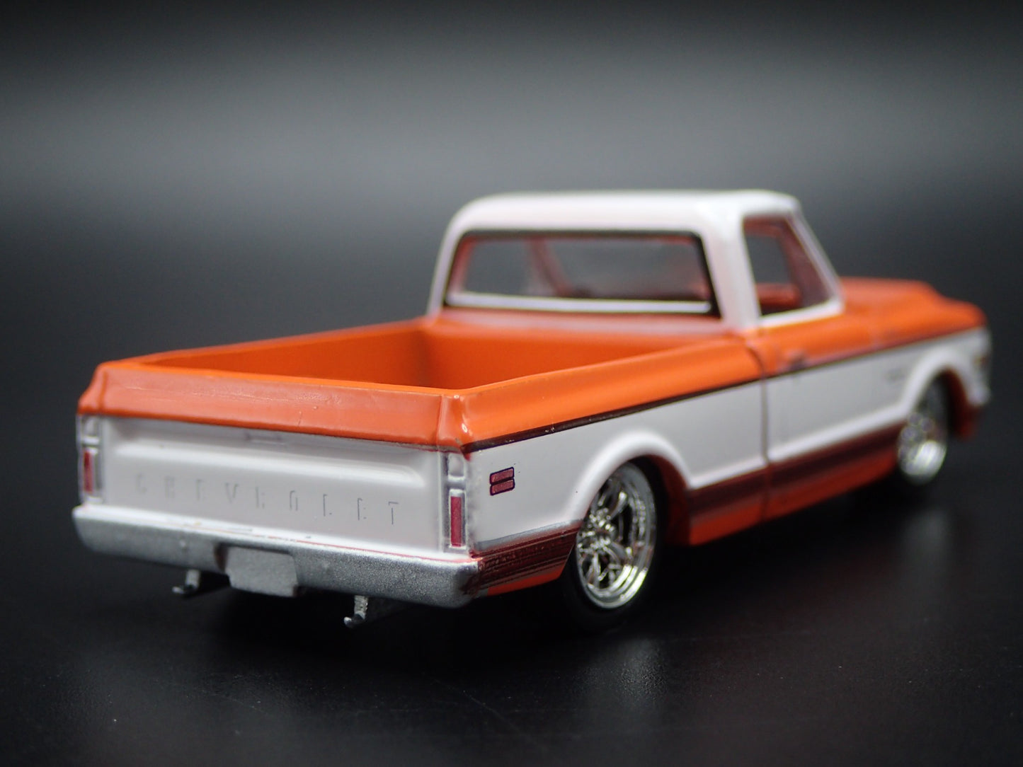 1972 72 CHEVY CHEVROLET C10 PICKUP TRUCK SHORT BED 1/64 SCALE DIECAST MODEL CAR