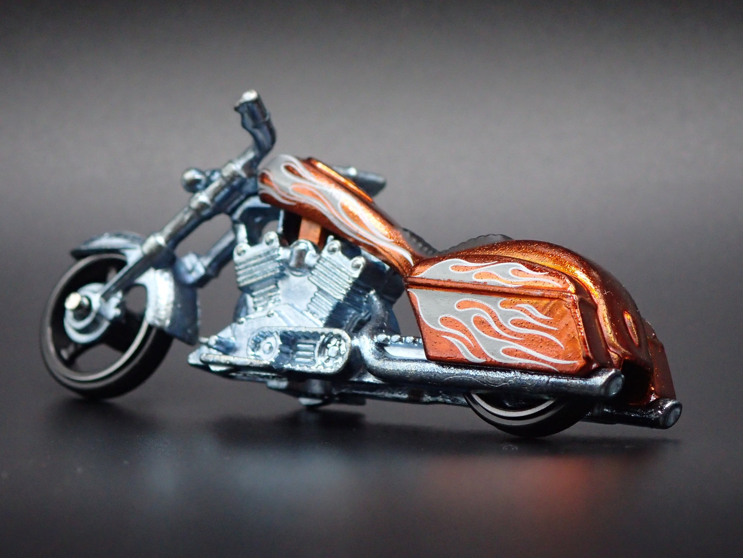 BAD BAGGER MOTORCYCLE ORANGE HOT WHEELS 1:64 HW SCALE DIORAMA DIECAST MODEL CAR