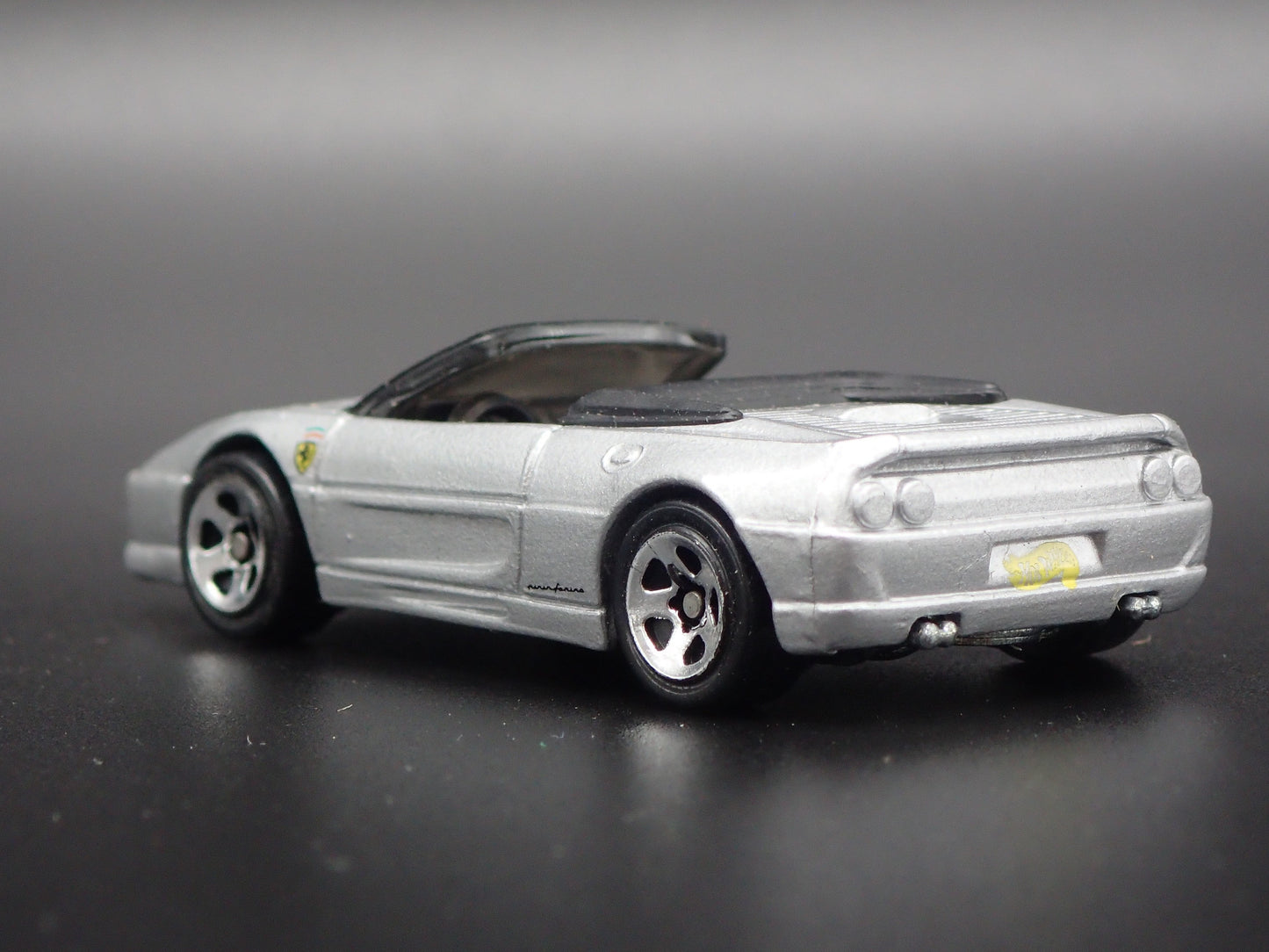 1995-1999 FERRARI F355 SPIDER CONVERTIBLE 1:64 SCALE DIORAMA DIECAST MODEL CAR