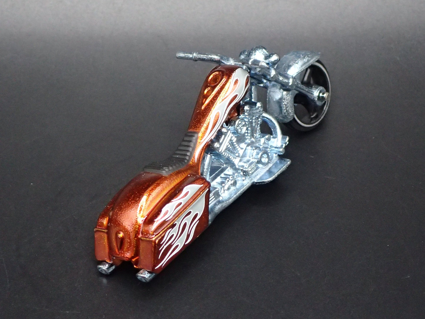 BAD BAGGER MOTORCYCLE ORANGE HOT WHEELS 1:64 HW SCALE DIORAMA DIECAST MODEL CAR