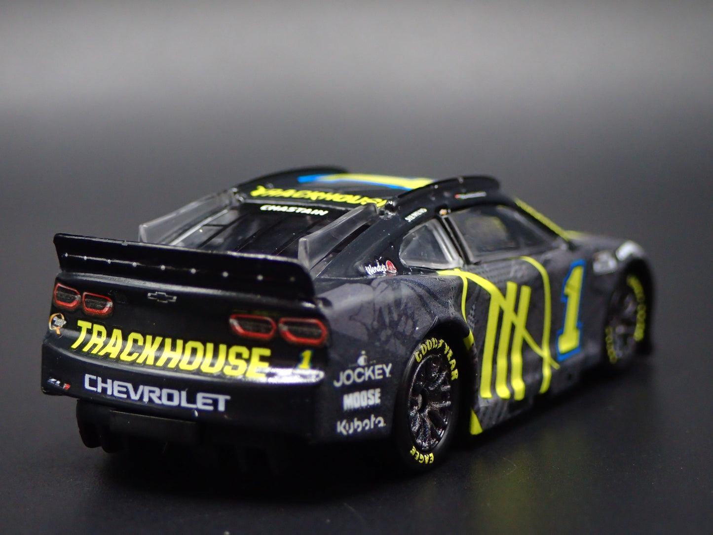 2025 25 CHEVY CAMARO 1 ROSS CHASTAIN TRACKHOUSE NASCAR 1:64 SCALE DIECAST CAR