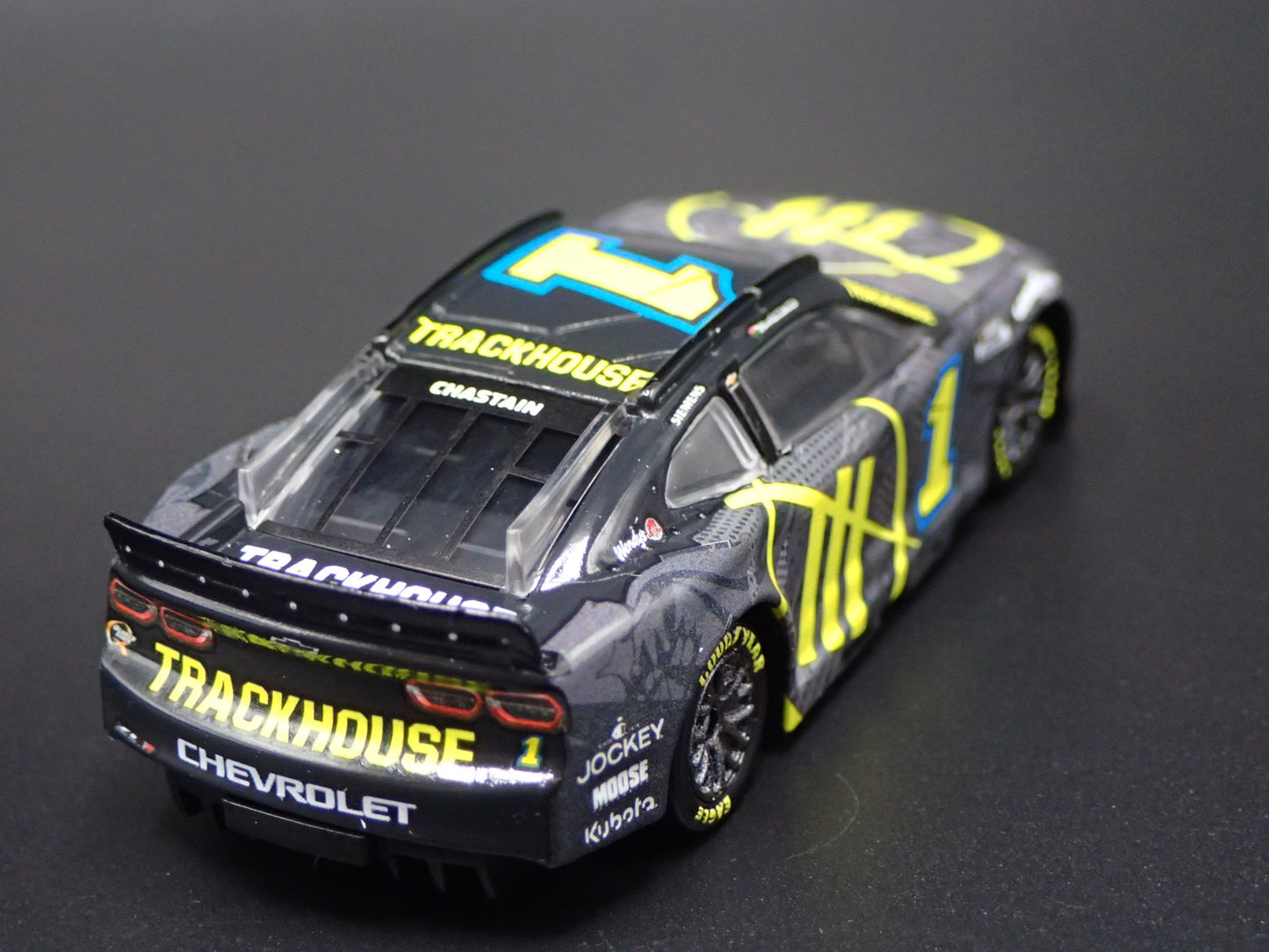 2025 25 CHEVY CAMARO 1 ROSS CHASTAIN TRACKHOUSE NASCAR 1:64 SCALE DIECAST CAR