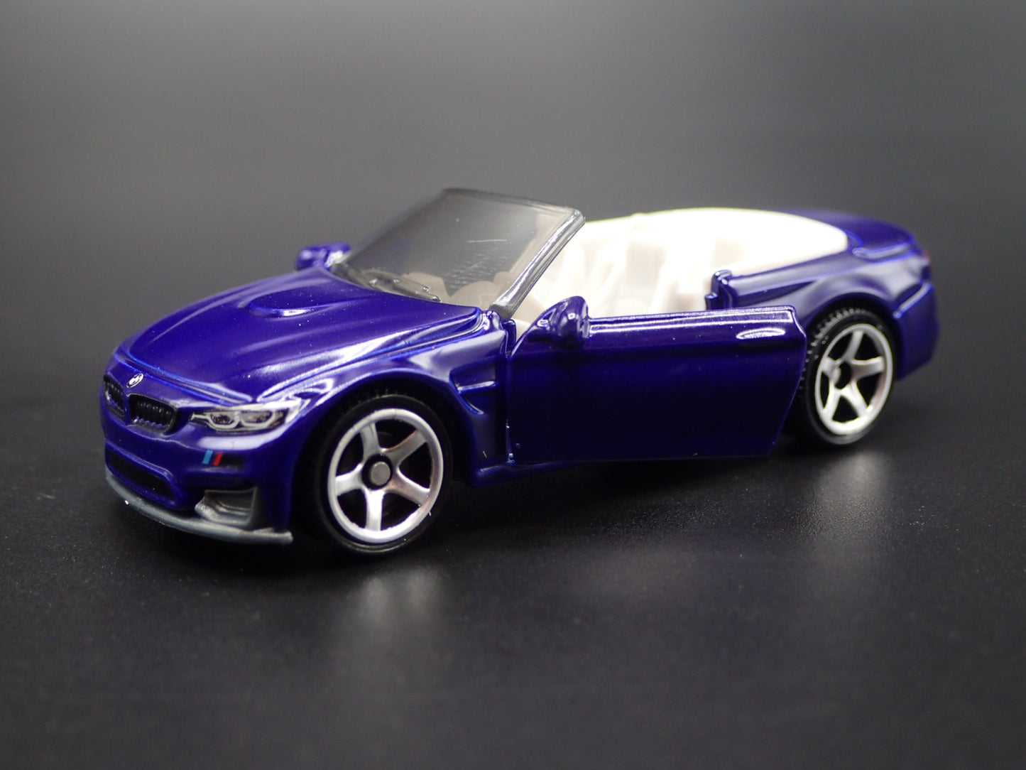 2014-2020 BMW M4 CABRIOLET CONVERTIBLE BLUE 1:64 SCALE DIORAMA DIECAST MODEL CAR