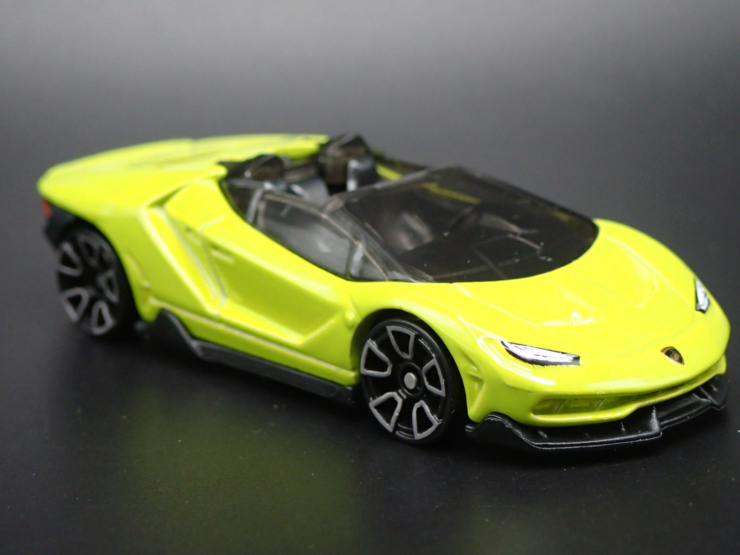 2016-2017 LAMBORGHINI CENTENARIO ROADSTER SUPER CAR 1:64 SCALE DIECAST MODEL CAR