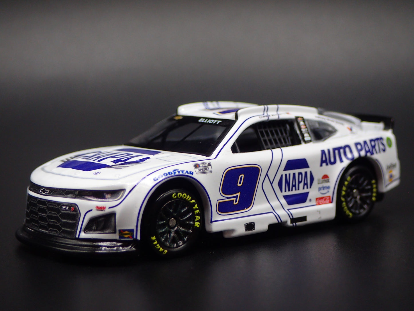2025 25 CHEVY CAMARO 9 CHASE ELLIOTT NAPA WHITE NASCAR 1:64 DIECAST MODEL CAR