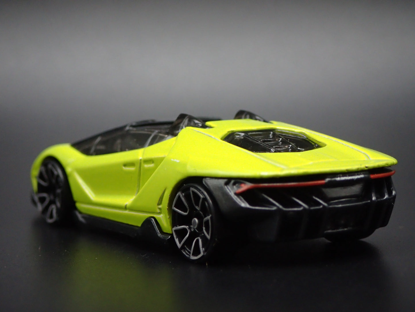 2016-2017 LAMBORGHINI CENTENARIO ROADSTER SUPER CAR 1:64 SCALE DIECAST MODEL CAR