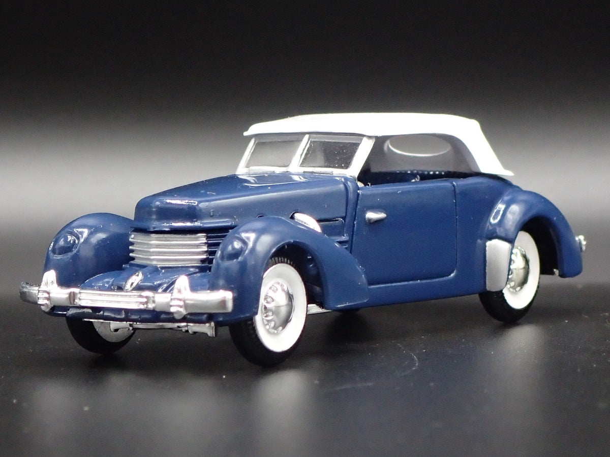 1937 37 CORD PHAETON SEDAN 812 1:64 SCALE COLLECTIBLE DIORAMA DIECAST MODEL CAR