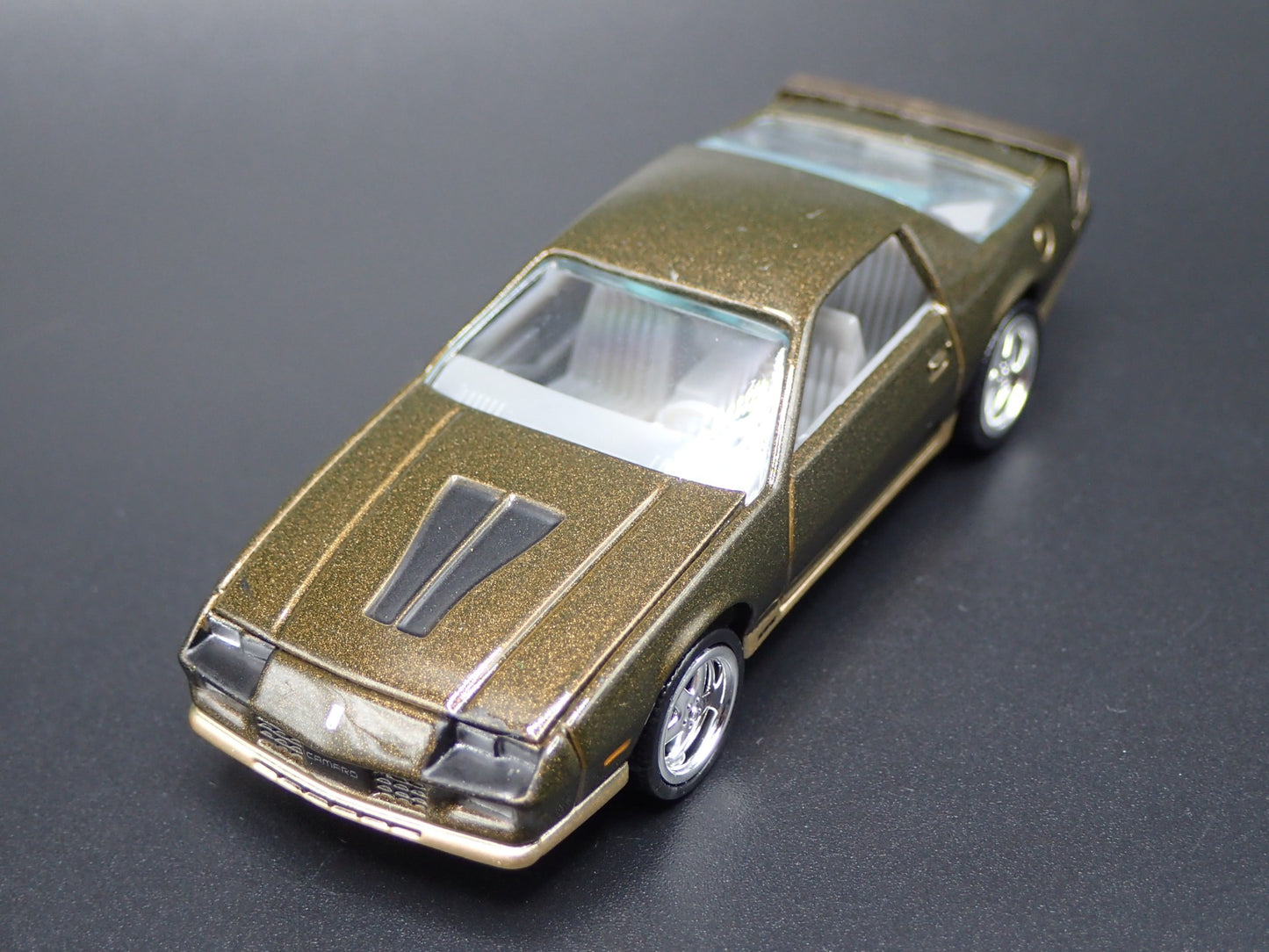 1984 84 CHEVY CHEVROLET CAMARO Z28 BROWN 1:64 SCALE DIORAMA DIECAST MODEL CAR