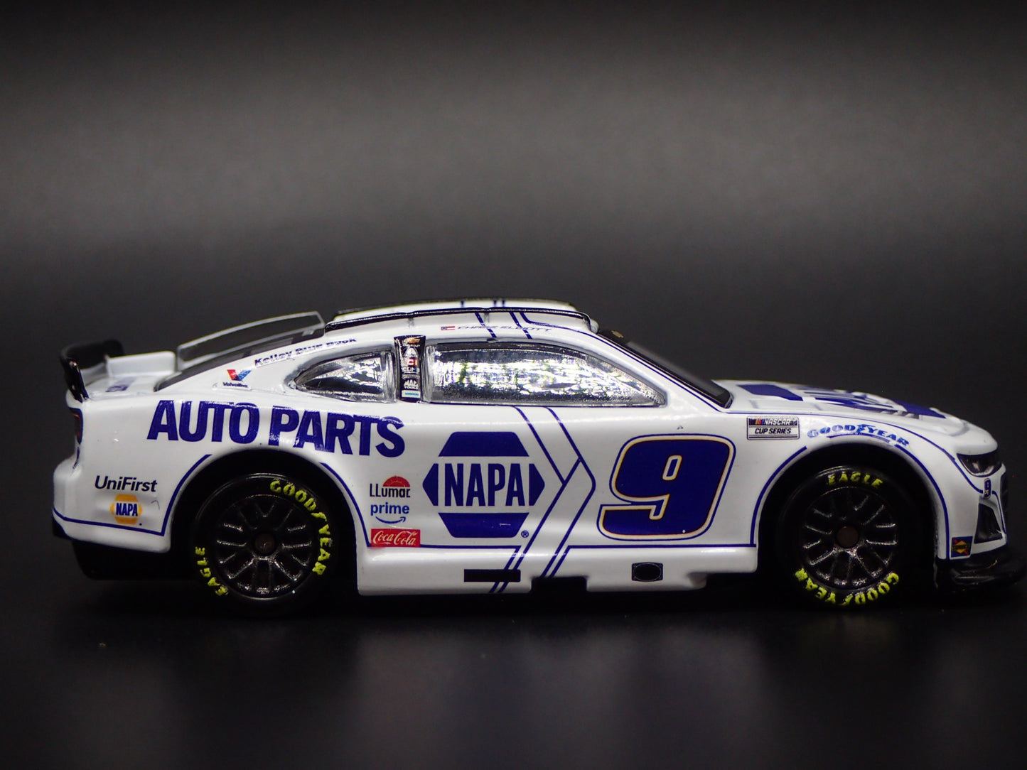 2025 25 CHEVY CAMARO 9 CHASE ELLIOTT NAPA WHITE NASCAR 1:64 DIECAST MODEL CAR