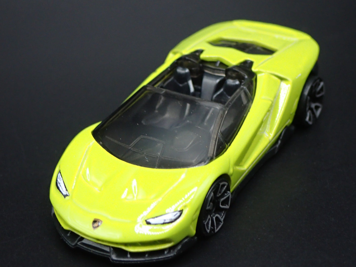 2016-2017 LAMBORGHINI CENTENARIO ROADSTER SUPER CAR 1:64 SCALE DIECAST MODEL CAR