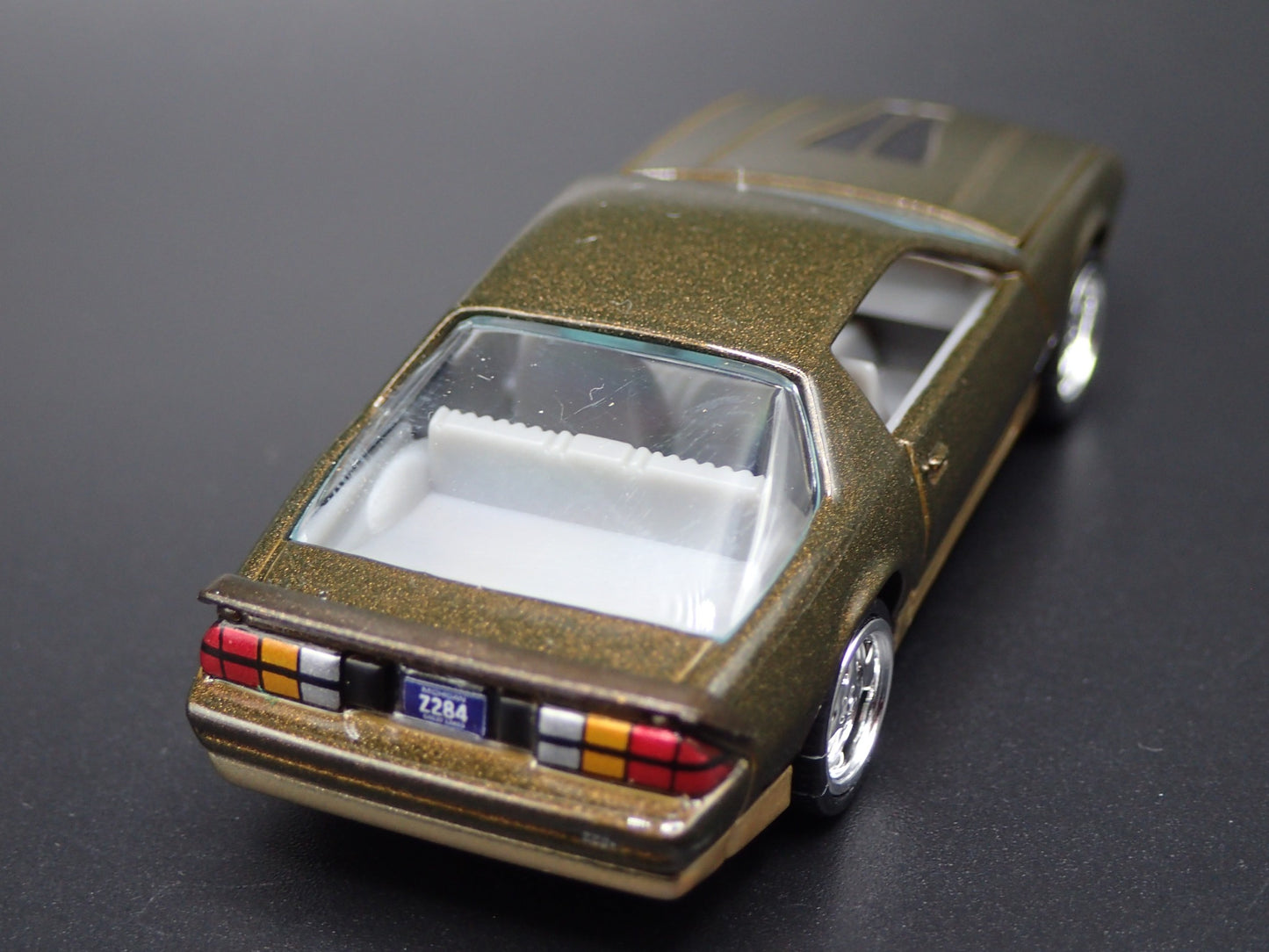 1984 84 CHEVY CHEVROLET CAMARO Z28 BROWN 1:64 SCALE DIORAMA DIECAST MODEL CAR