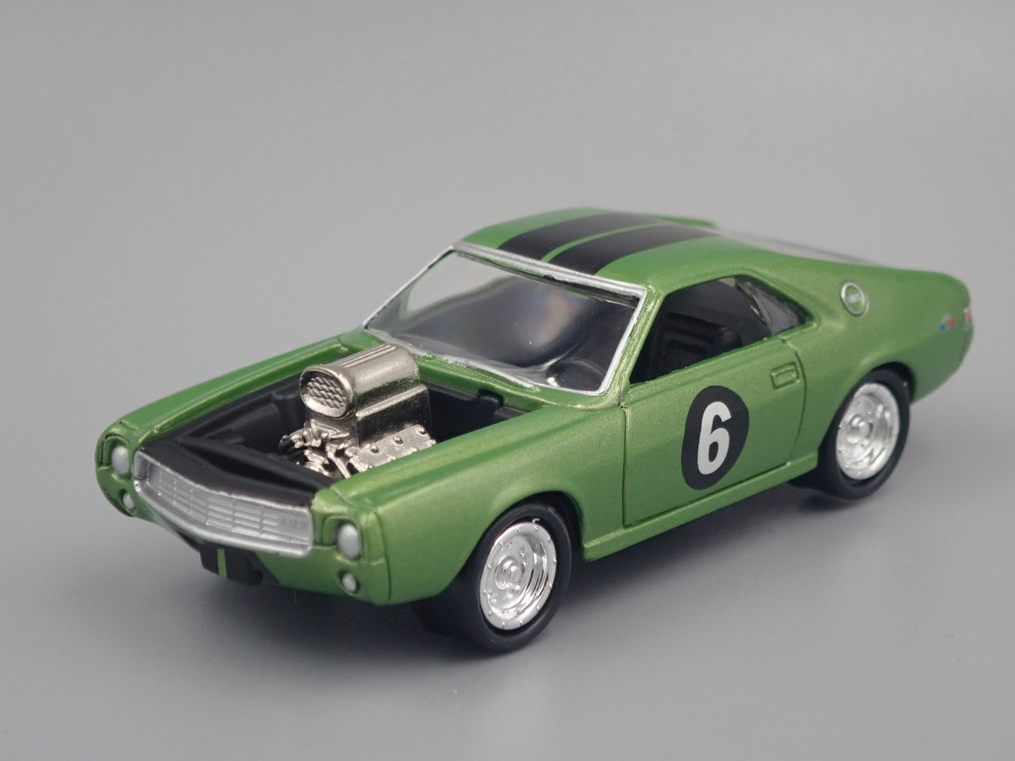 1969 AMC AMX GREEN 1:64 SCALE COLLECTIBLE DIORAMA DIECAST MODEL CAR