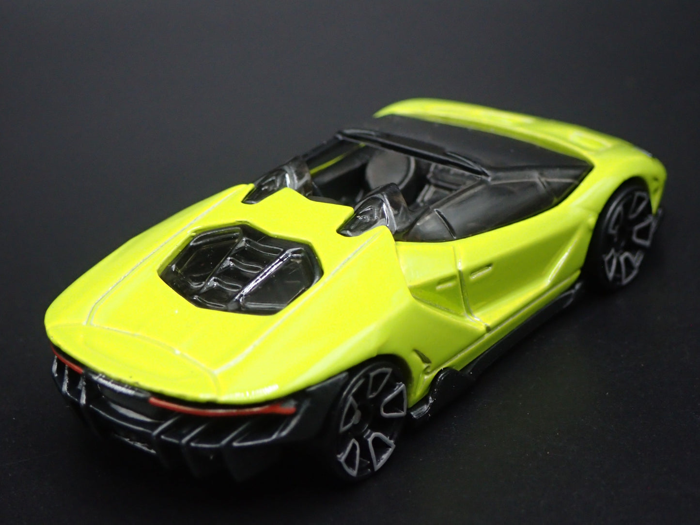 2016-2017 LAMBORGHINI CENTENARIO ROADSTER SUPER CAR 1:64 SCALE DIECAST MODEL CAR