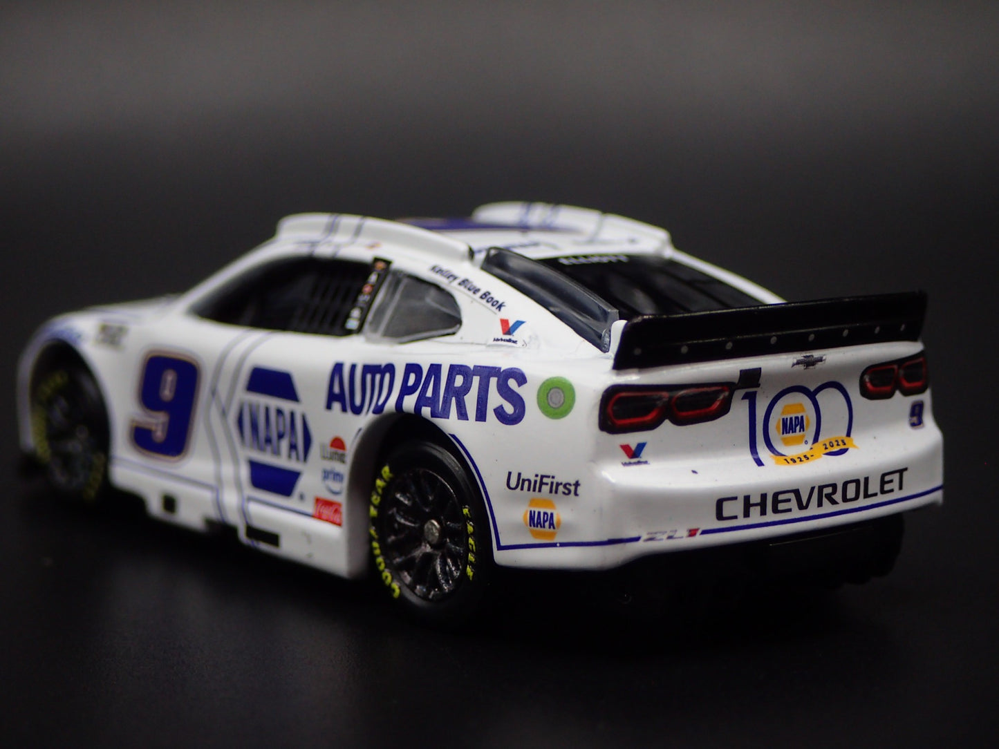 2025 25 CHEVY CAMARO 9 CHASE ELLIOTT NAPA WHITE NASCAR 1:64 DIECAST MODEL CAR