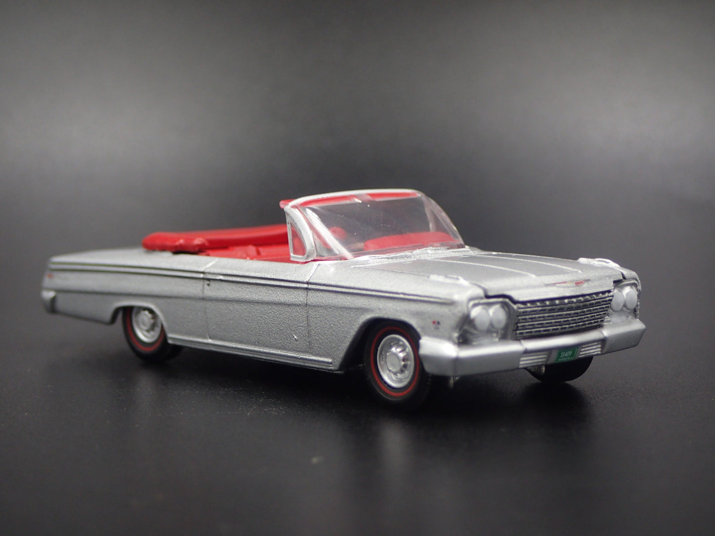 1962 62 CHEVY CHEVROLET IMPALA SS CONVERTIBLE RARE 1:64 SCALE DIECAST MODEL CAR