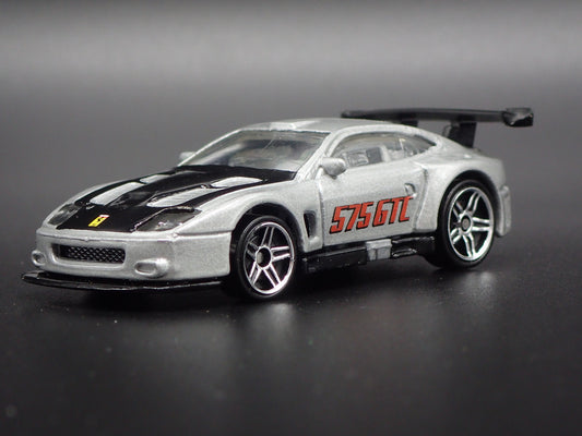 2003-2005 FERRARI 575 GTC RACE CAR SILVER 1:64 SCALE DIORAMA DIECAST MODEL CAR