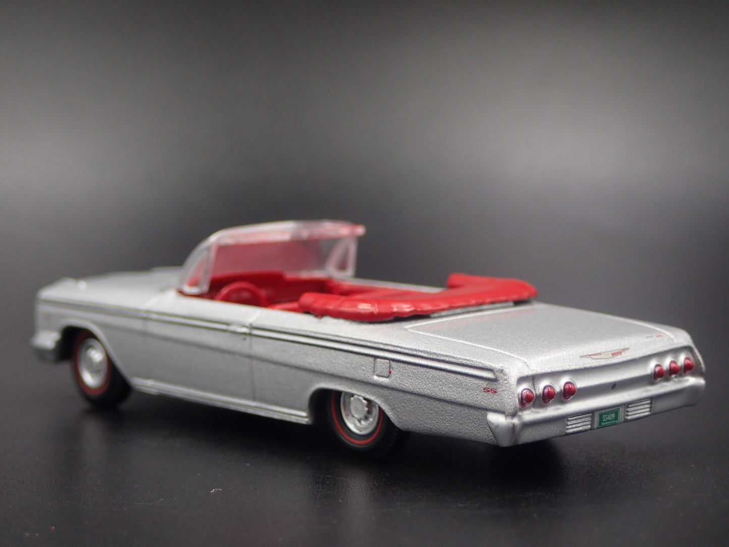 1962 62 CHEVY CHEVROLET IMPALA SS CONVERTIBLE RARE 1:64 SCALE DIECAST MODEL CAR
