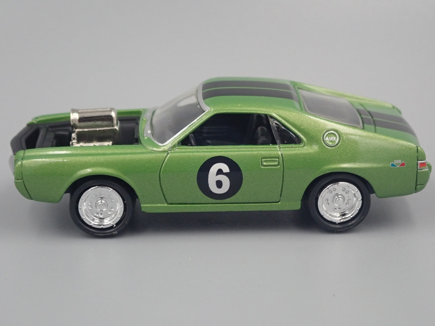 1969 AMC AMX GREEN 1:64 SCALE COLLECTIBLE DIORAMA DIECAST MODEL CAR