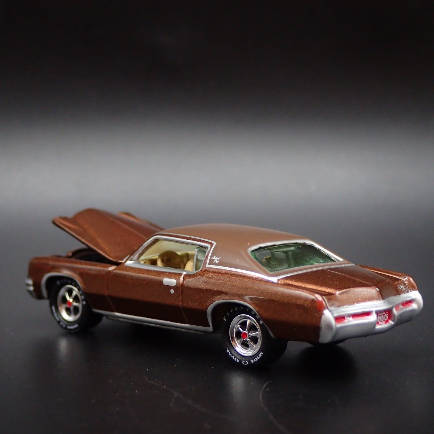 1971 71 PONTIAC GRAND PRIX RARE 1:64 SCALE COLLECTIBLE DIORAMA DIECAST MODEL CAR
