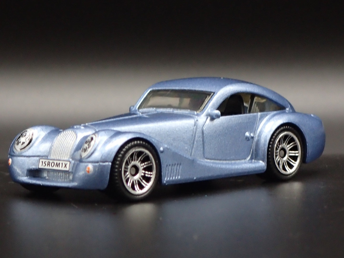 2005-2009 MORGAN AEROMAX BLUE 1:64 SCALE COLLECTIBLE DIORAMA DIECAST MODEL CAR