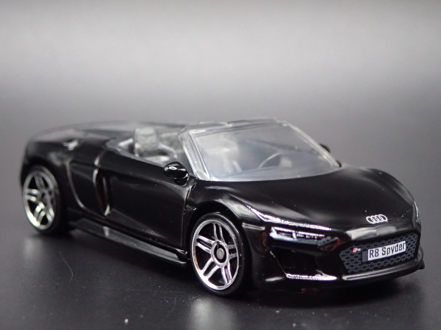 2015-2020 AUDI R8 SPYDER CONVERTIBLE BLACK 1:64 SCALE DIORAMA DIECAST MODEL CAR