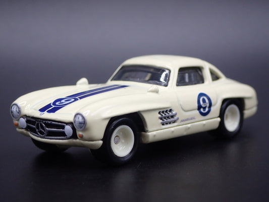 MERCEDES-BENZ 300 SL RARE 1:64 SCALE COLLECTIBLE DIORAMA DIECAST MODEL CAR