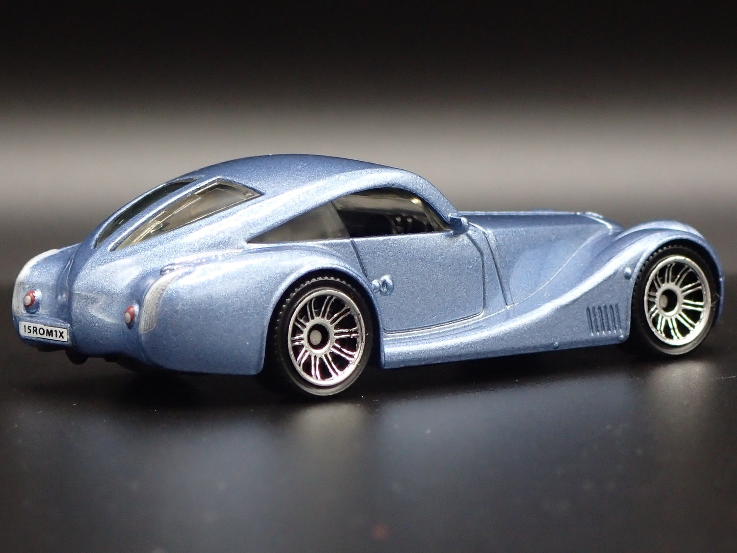 2005-2009 MORGAN AEROMAX BLUE 1:64 SCALE COLLECTIBLE DIORAMA DIECAST MODEL CAR