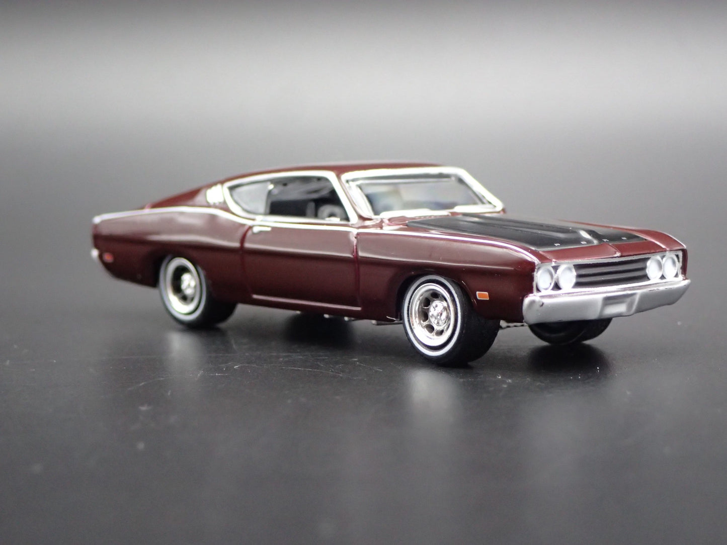 1969 69 FORD TORINO TALLADEGA 1:64 SCALE COLLECTIBLE DIORAMA DIECAST MODEL CAR