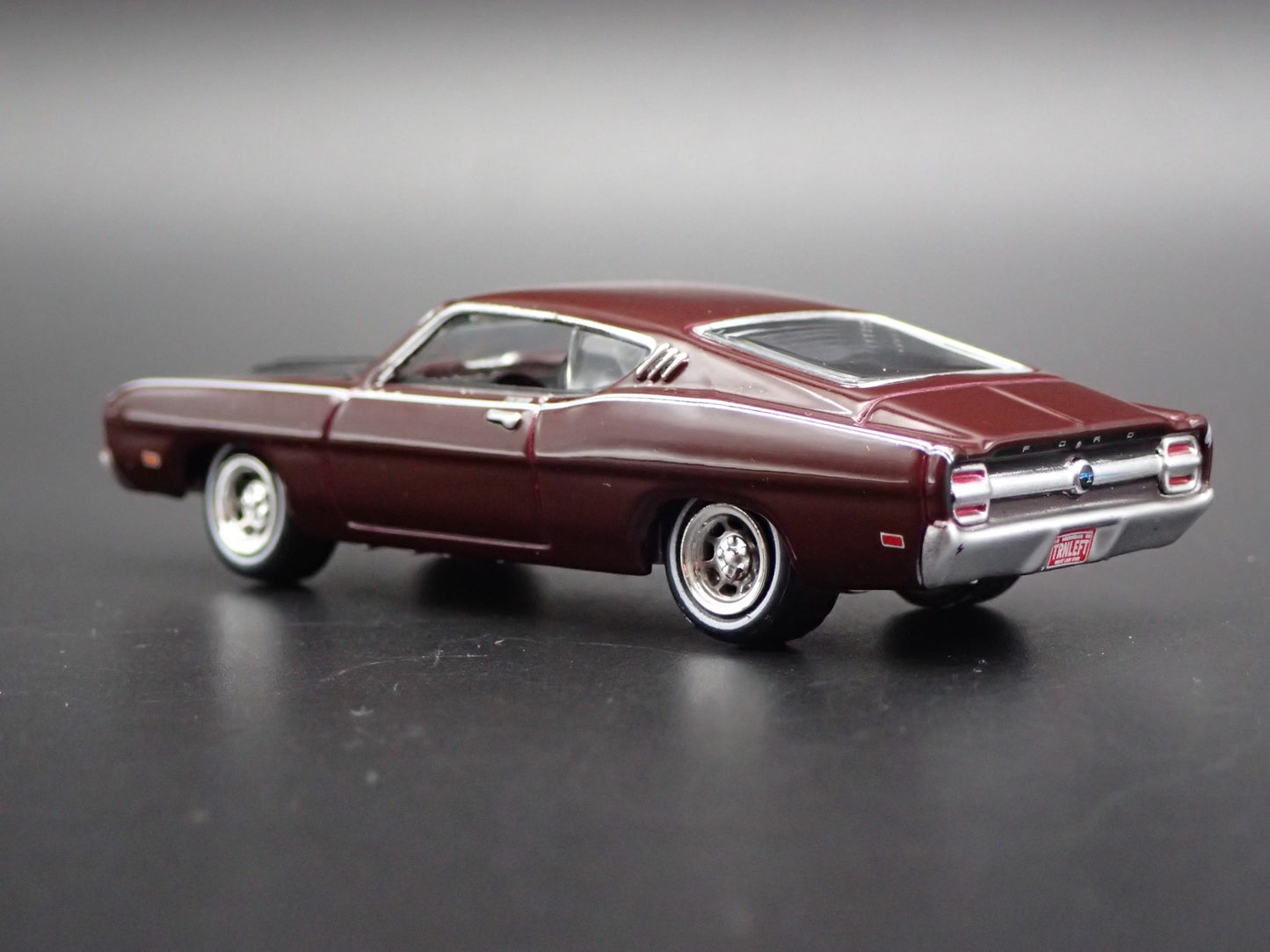 1969 69 FORD TORINO TALLADEGA 1:64 SCALE COLLECTIBLE DIORAMA DIECAST MODEL CAR