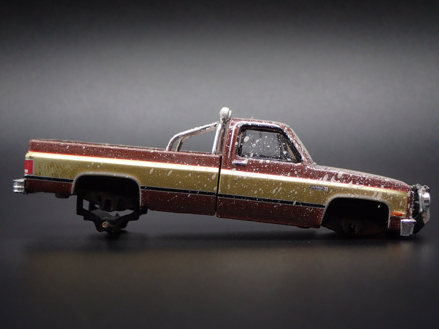 1982 82 GMC K2500 4X4 TRUCK FALL GUY SQUAREBODY 1/64 SCALE DIECAST MODEL CAR