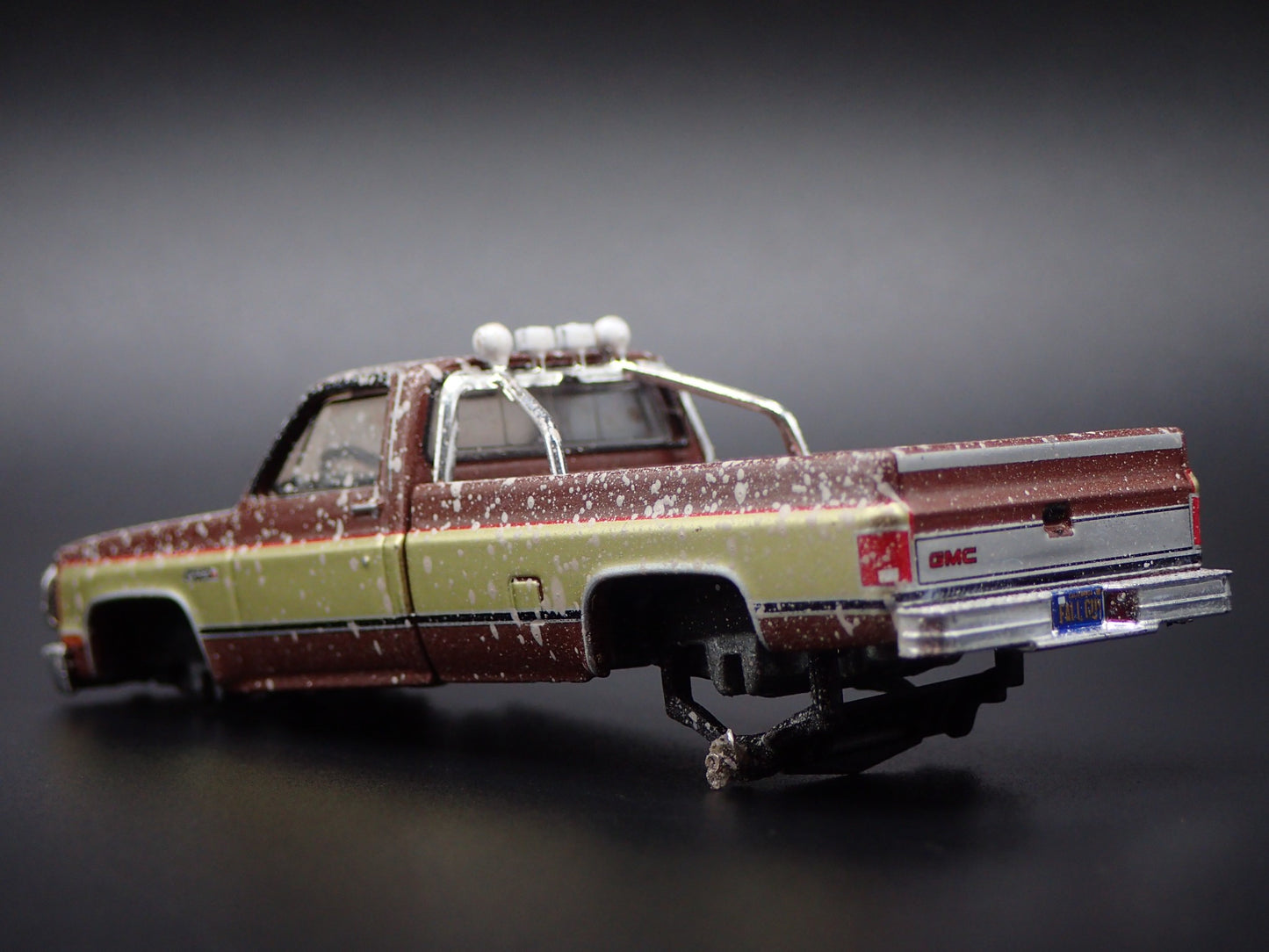 1982 82 GMC K2500 4X4 TRUCK FALL GUY SQUAREBODY 1/64 SCALE DIECAST MODEL CAR