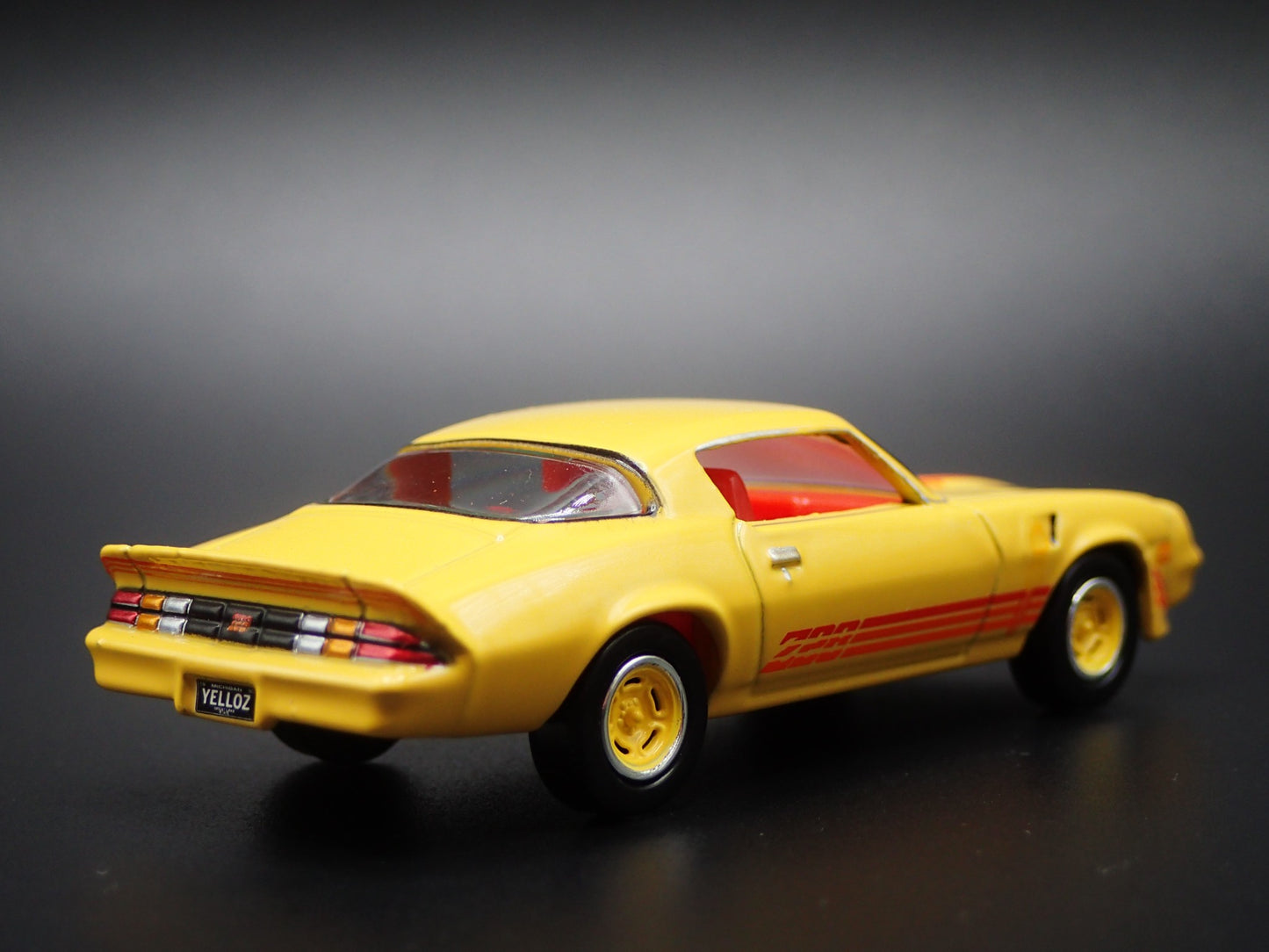 1980 80 CHEVY CHEVROLET CAMARO Z28 YELLOW 1:64 SCALE DIORAMA DIECAST MODEL CAR